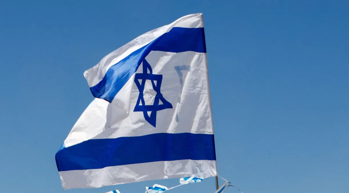 Israel intensifica ofensiva no Iêmen e mira chefe dos Houthis após novos ataques