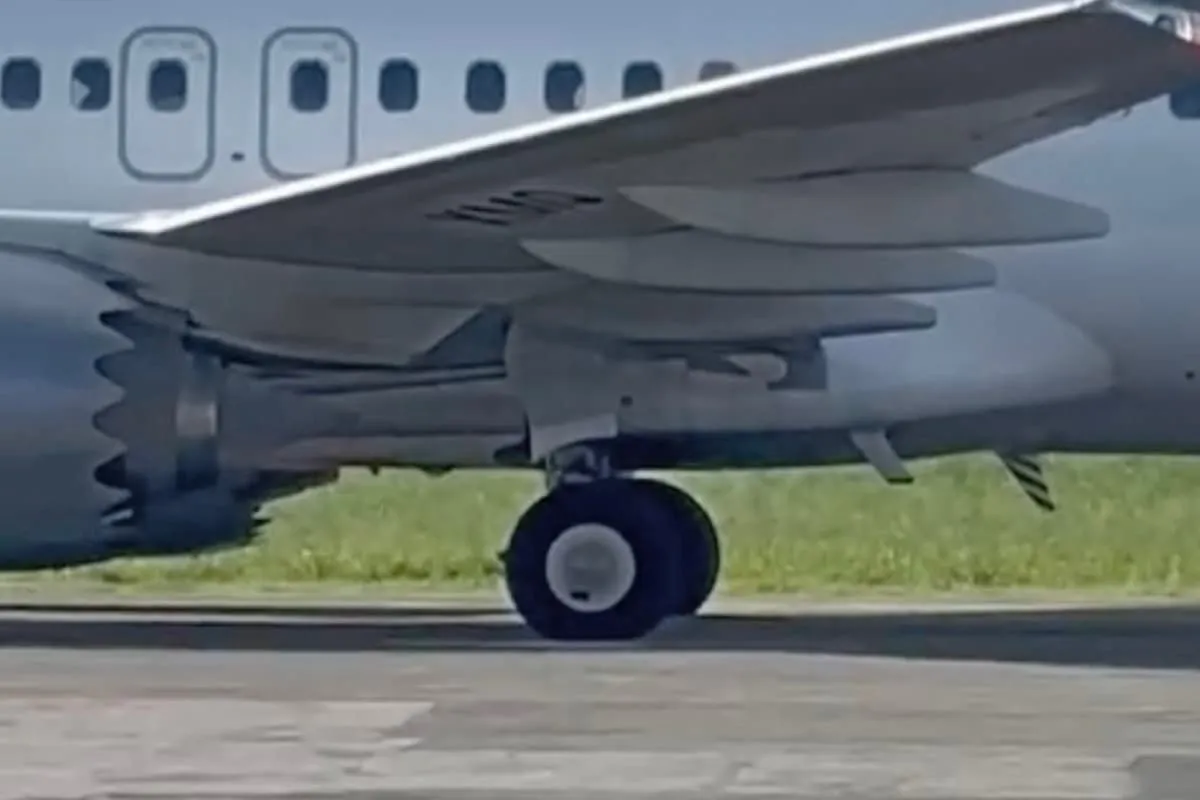 Avião afunda em pista e expõe falhas graves na infraestrutura do aeroporto em Fernando de Noronha