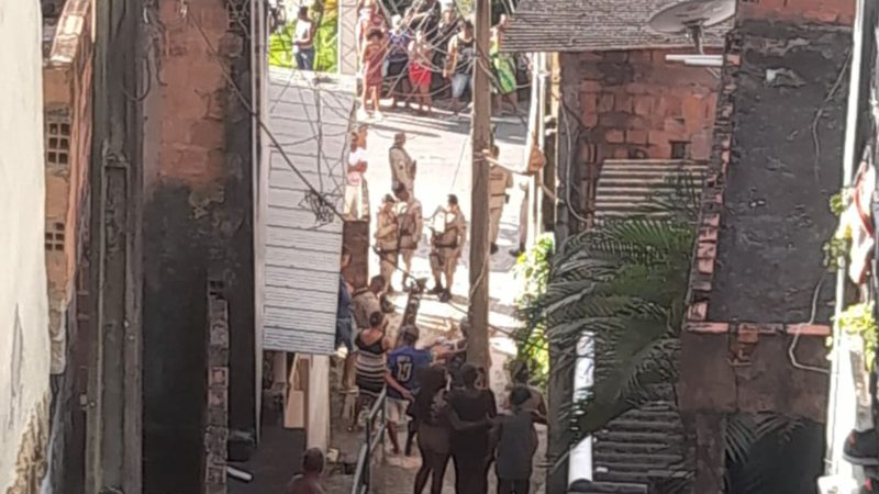 Irmãos são mortos a tiros pelo Tribunal do Crime em Salvador