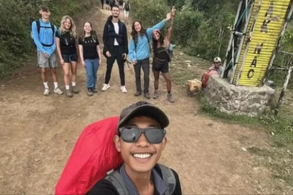 Brasileira desaparece em trilha e é encontrada em penhasco