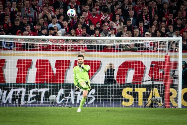 Goleiro do Bayern Sven Ulreich fala sobre morte do filho de 6 anos