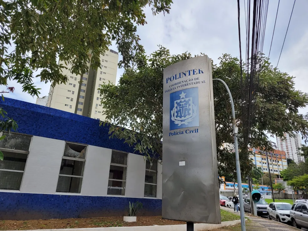 Golpe milionário em Salvador: mulher presa por falsas vagas de emprego e fraude em ingressos de Carnaval; operação contra fraude em seguradora também mobiliza polícia