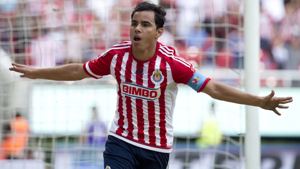 Ídolo do futebol mexicano, Omar Bravo é preso acusado de abusar de adolescente em Zapopan