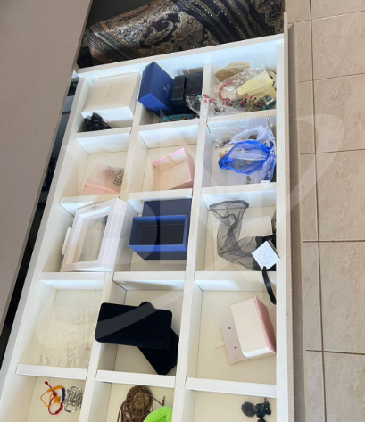 Casa é arrombada no Condomínio Parque Costa Verde; joias e computador do MP são furtados em prejuízo de R$ 100 mil