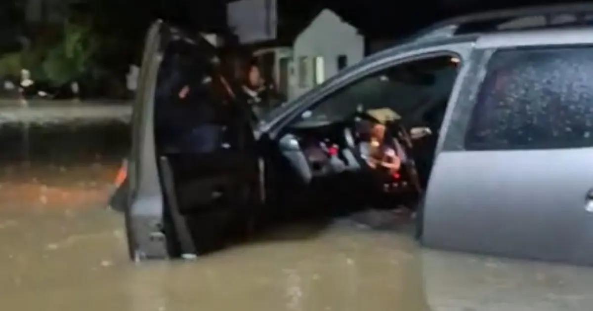 Fortes chuvas provocam alagamentos em cidades do Oeste baiano