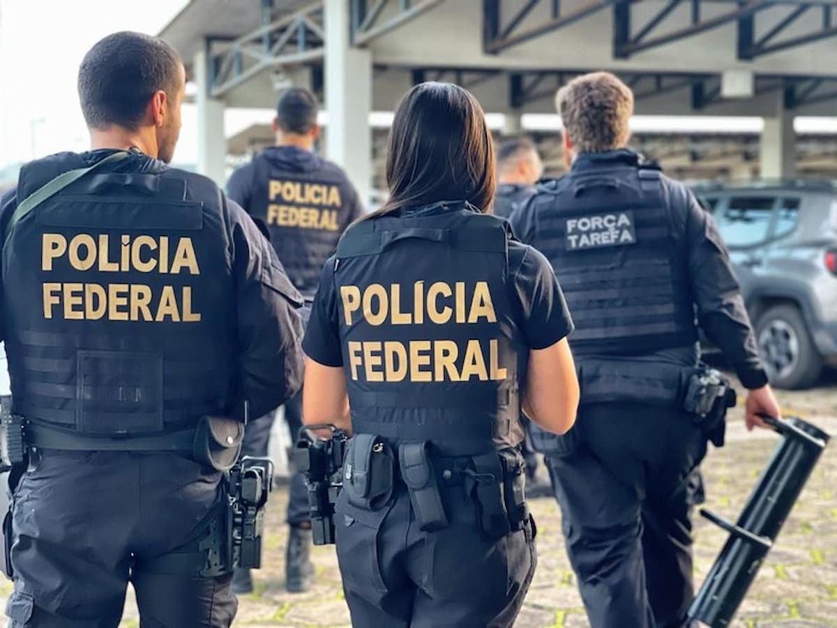 PF e Receita apreendem 1,3 tonelada de cocaína no aeroporto de Confins; droga iria para Espanha;