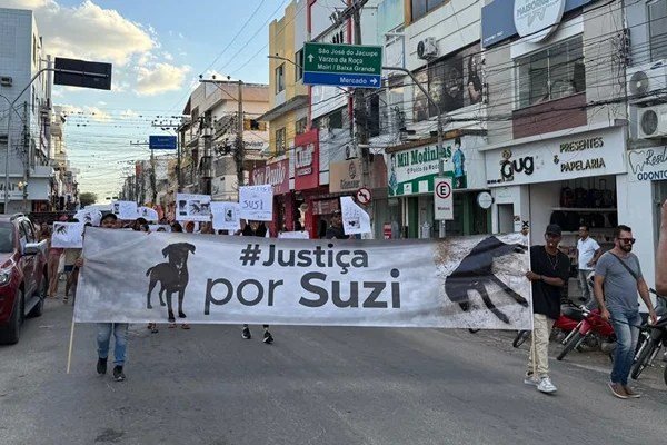 Manifestação cobra justiça pela morte da cadela Suzi em Capim Grosso