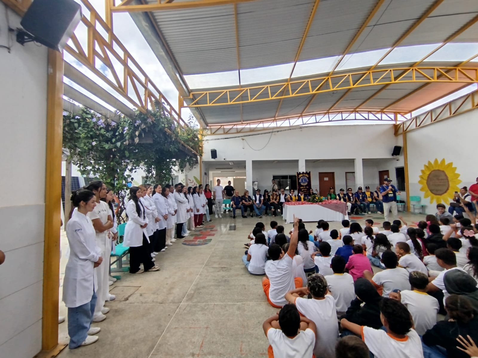 Projeto contempla 300 crianças com kits e orientações de escovação dental em Irecê