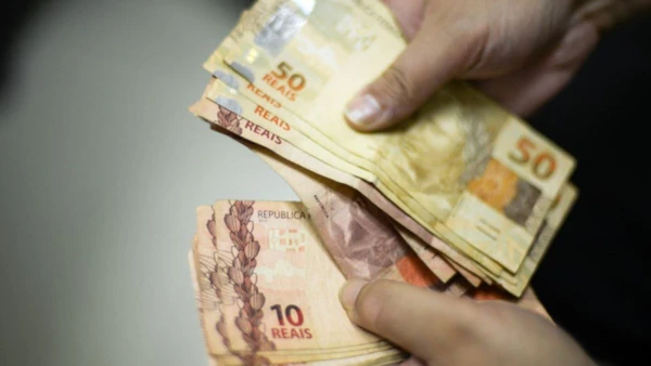 Projeto prevê salário mínimo para estagiários em todo o país