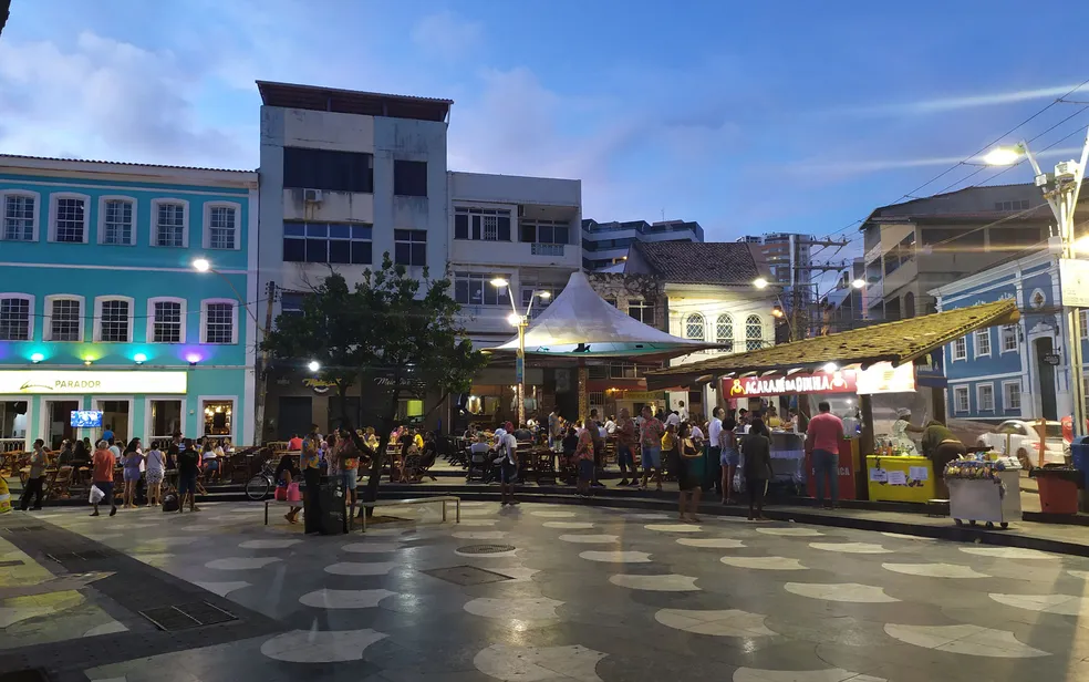 Mulher branca é presa por injúria racial em Salvador após dizer para policial militar negro que era superior por causa da raça