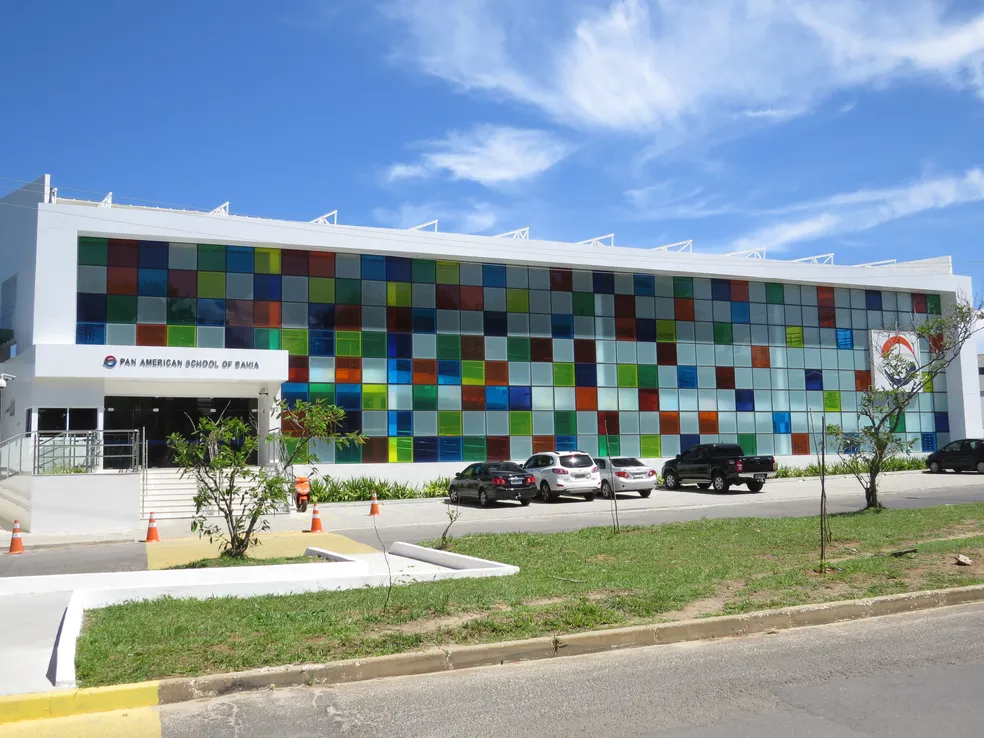Polícia investiga bilhete com ameaça de morte contra alunos de colégio internacional em Salvador