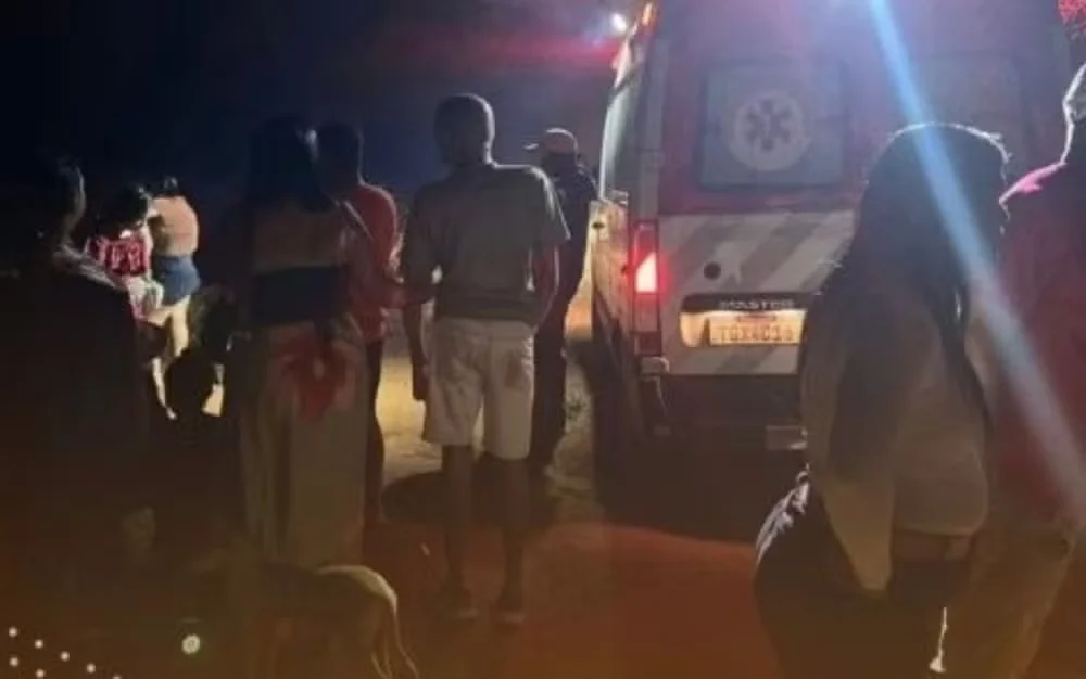 Três pessoas da mesma família morrem afogadas após canoa afundar na Bahia