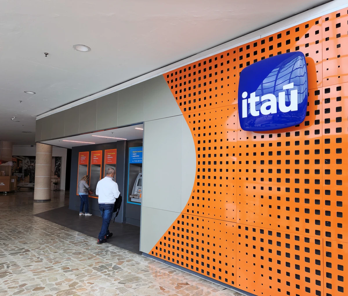 Itaú é multado em R$ 420 mil pelo Procon após denúncias de clientes