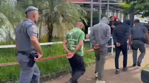 ‘Estão em estado de choque’: instrutores presos não conseguem explicar morte de jovem em salto sem corda