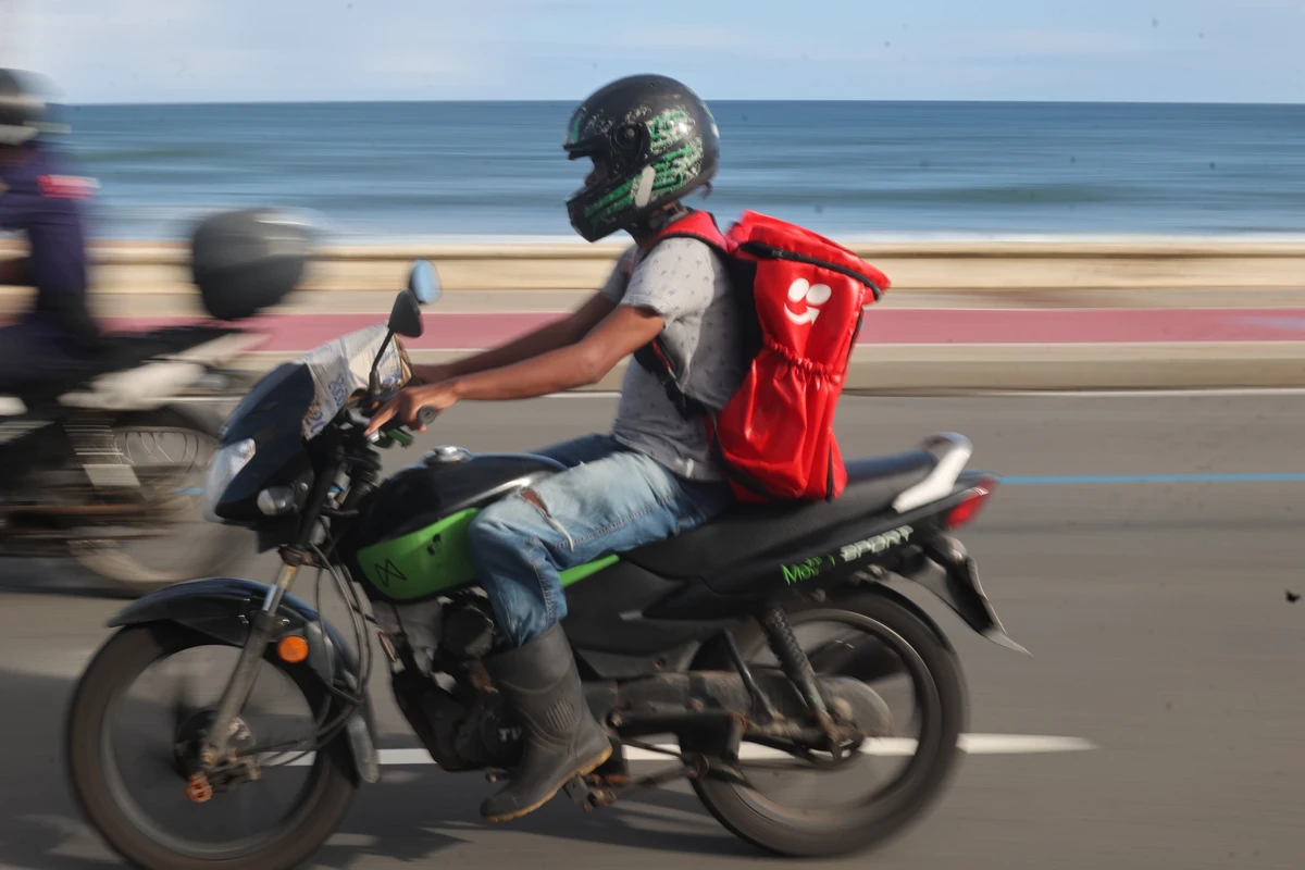 iFood é condenado a pagar R$ 15 mil a porteiro agredido por entregador