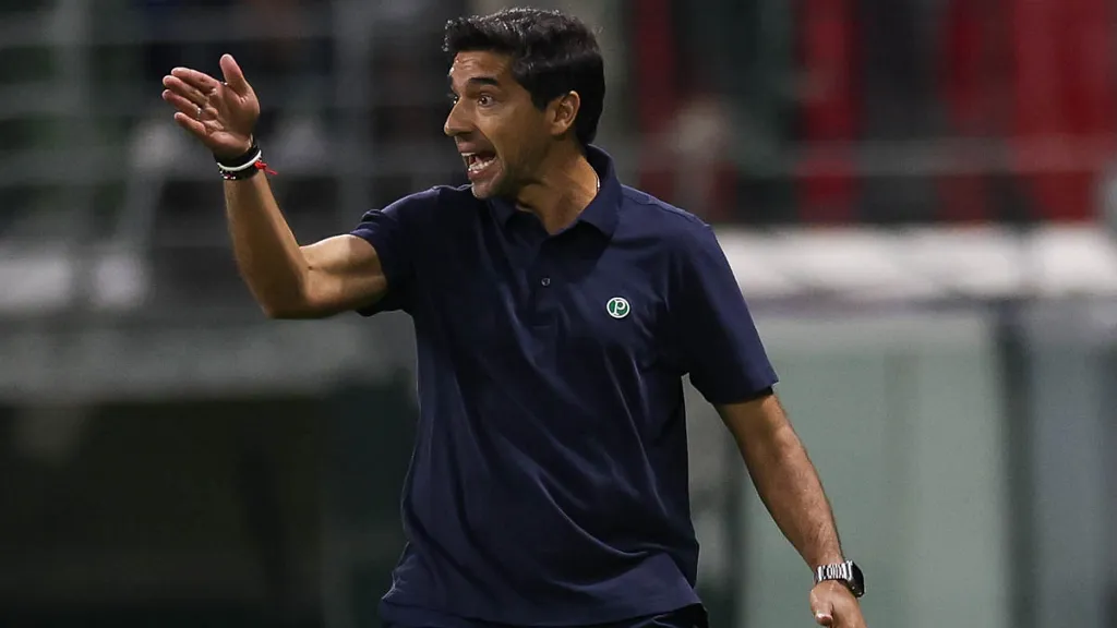 Pressionado pela torcida, Abel dispara: “Querem ganhar tudo? Busquem o técnico do PSG”
