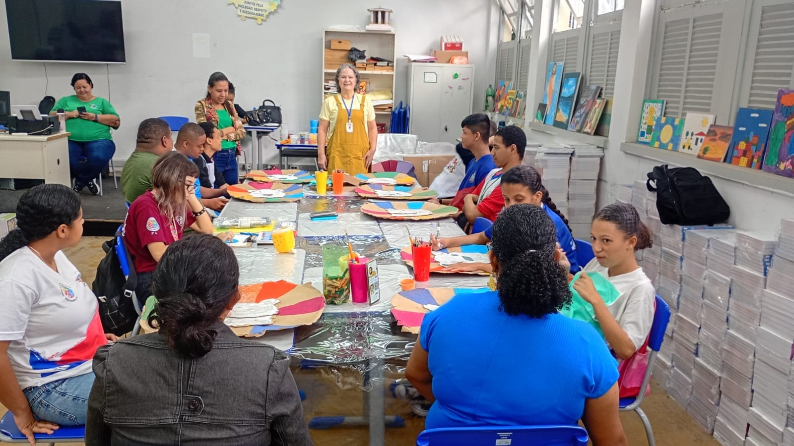 Projeto leva vivências musicais e arte para jovens neurodivergentes da rede pública de ensino com apoio da Jacobina Mineração Pan American Silver