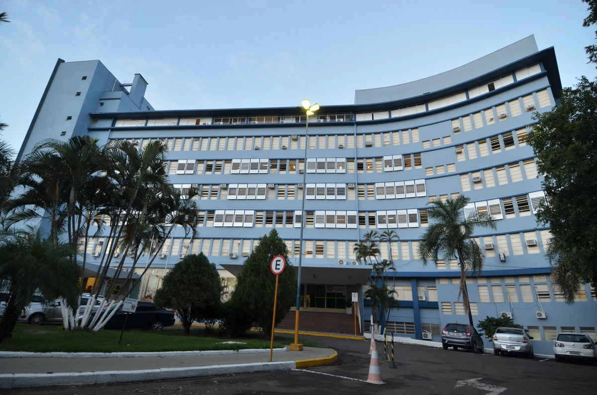 Adolescente de 13 anos sofre hemorragia cerebral após agressão em escola e é internado na UTI