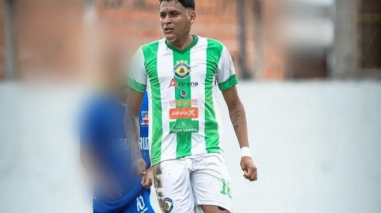 Jogador de futebol tem casa invadida e é executado a tiros na Bahia