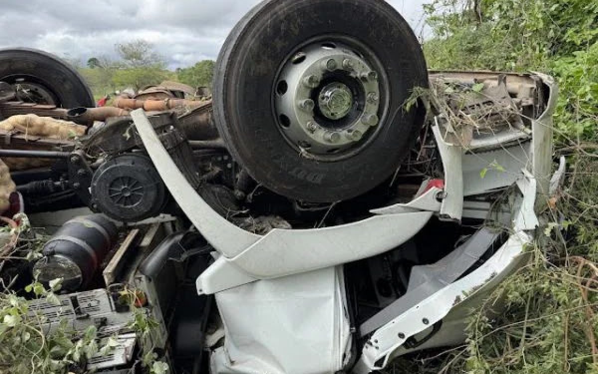 Grave acidente na BA-130 deixa pai e filho mortos entre Mairi e Baixa Grande