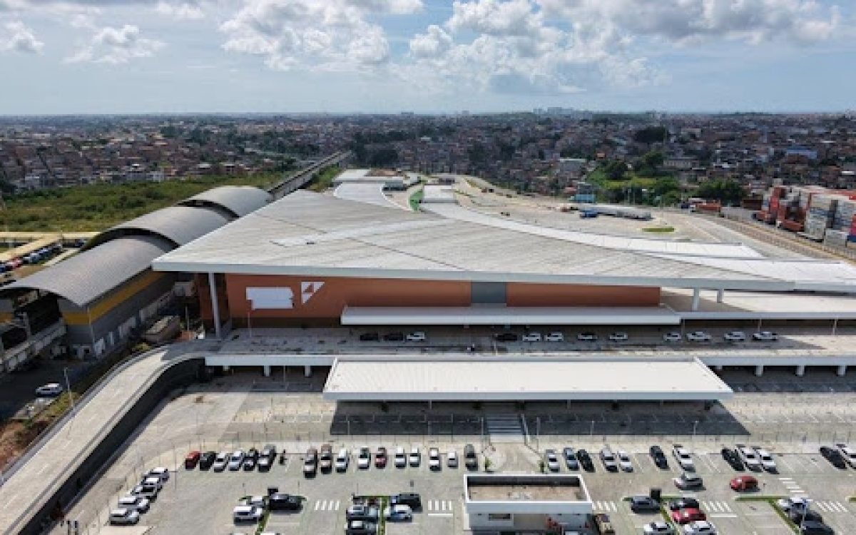 Governador da Bahia faz vistoria e recebe as chaves da nova rodoviária de Salvador