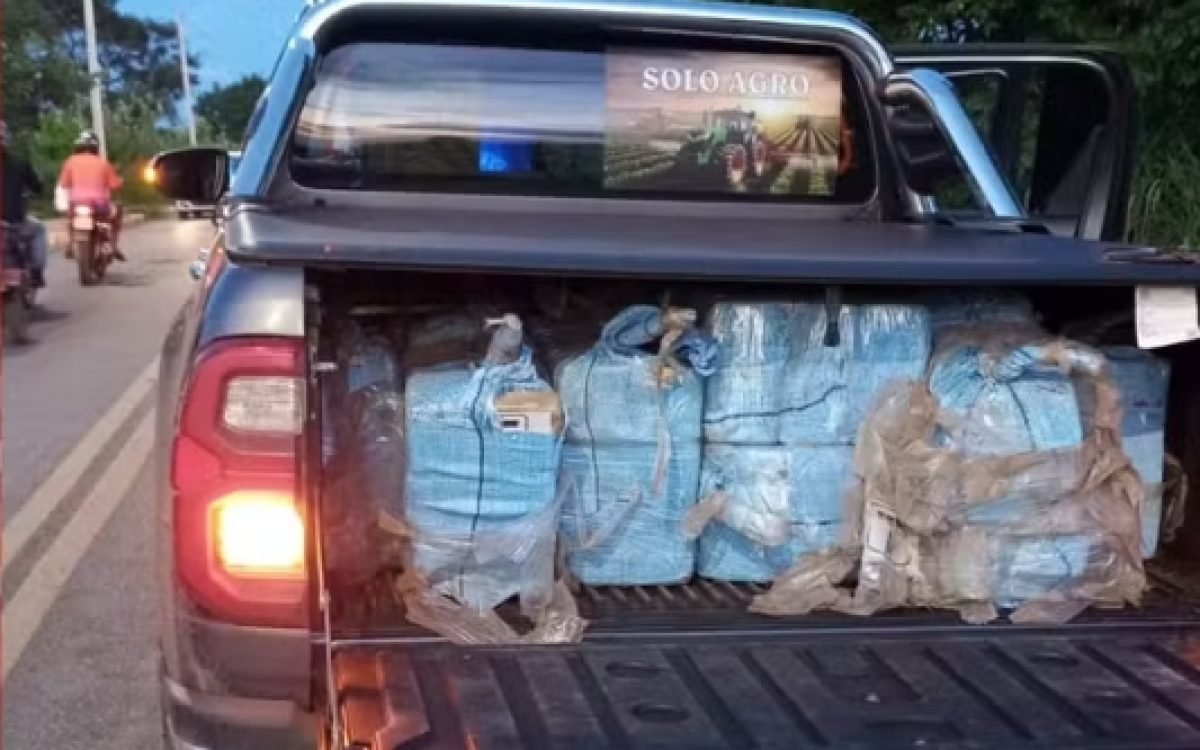 Quase meia tonelada de cocaína é apreendida em caçamba de caminhonete na Bahia; três homens foram presos