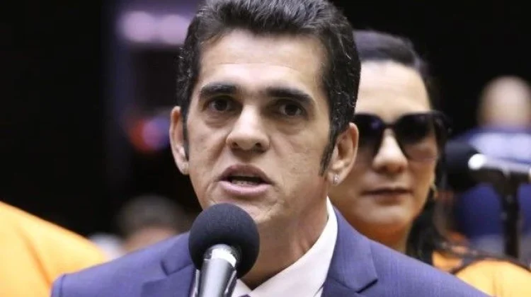 Operação Igapó: PF encontra celulares jogados pela janela em apartamento de deputado federal