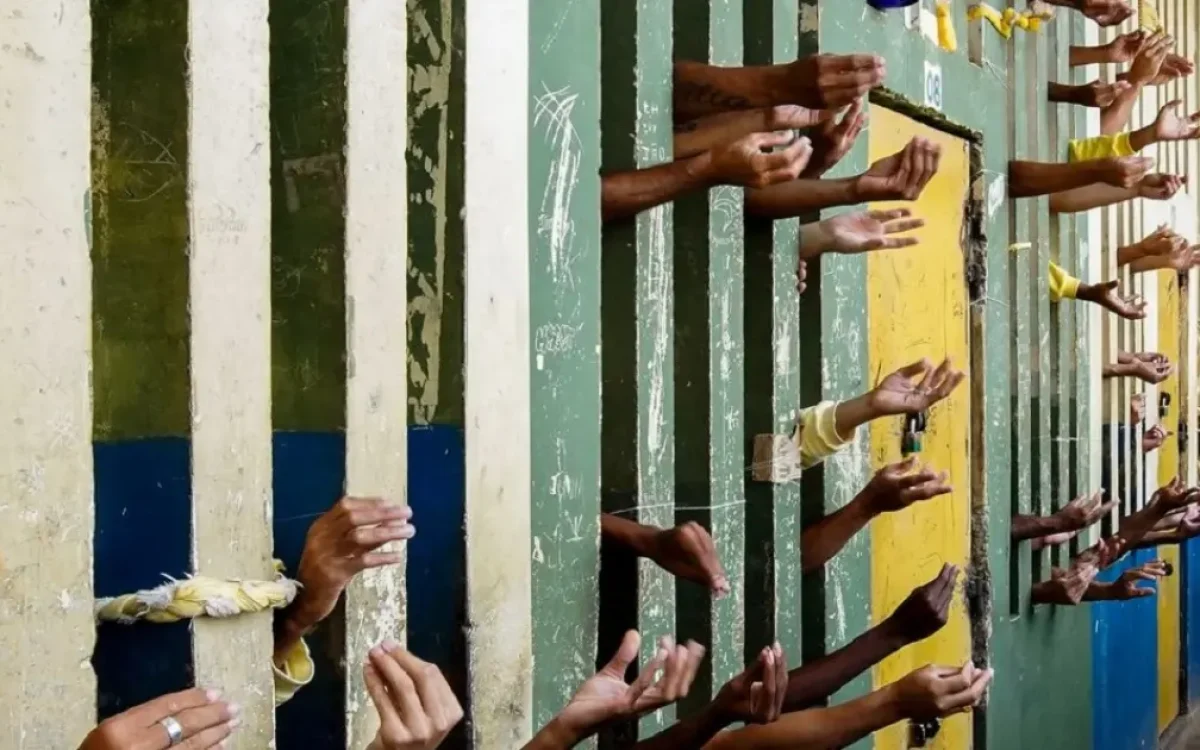 Depois de sugestão feita por Tarcísio, deputados defendem incluir prisão perpétua na PEC da Segurança Pública