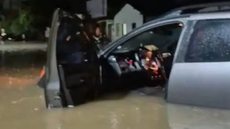 Fortes chuvas provocam alagamentos em cidades do Oeste baiano