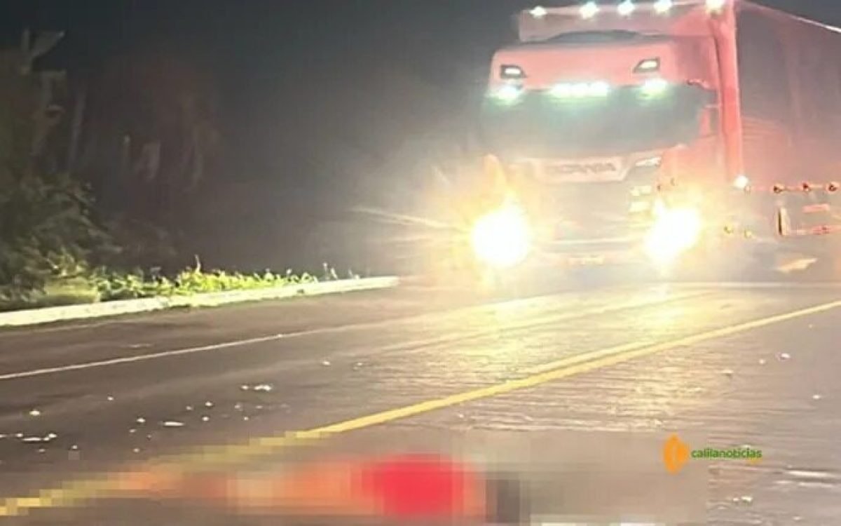 BR-116: colisão entre moto e carreta resulta na morte de família