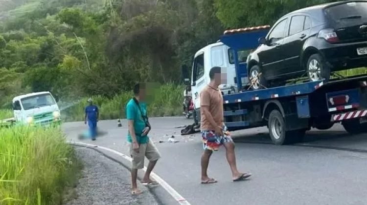 Colisão entre motocicleta e caminhão deixa casal morto na BA-084