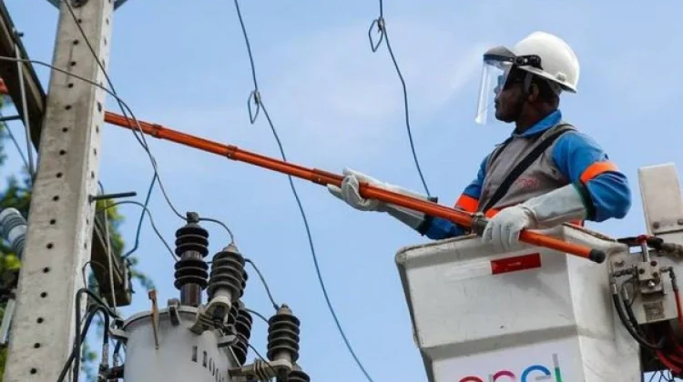 Enel deve pagar R$ 37,5 mil após incêndio em casa provocado por oscilações de energia