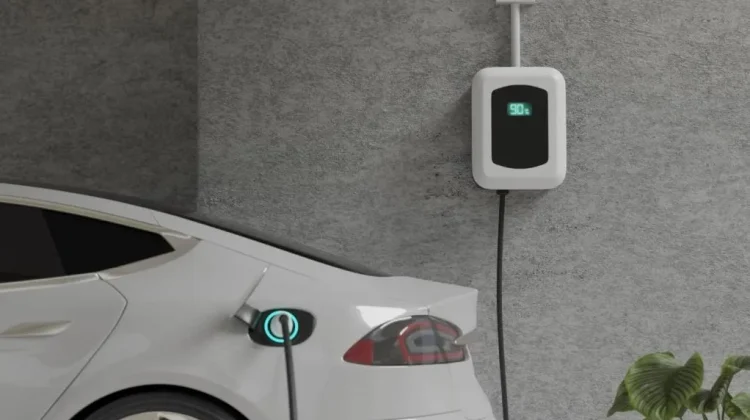 Carros elétricos podem intensificar enjoos em passageiros; especialistas explicam os motivos