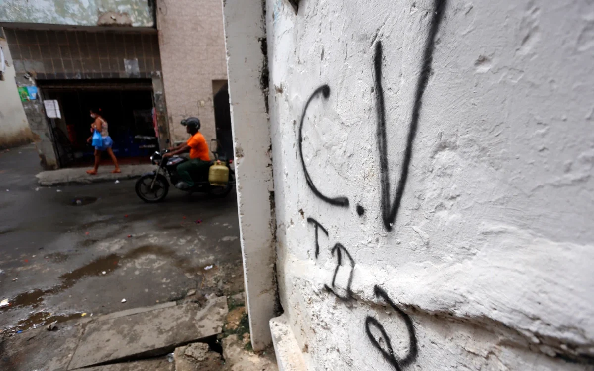 Ordem do tráfico: CV veta motos barulhentas em bairro de Salvador