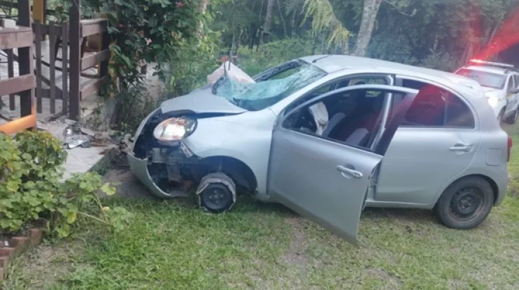 Médico atropela oito pessoas e invade casa para matar irmão a pauladas
