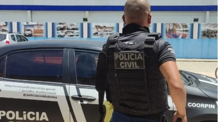 Mulher de 44 anos suspeita de perseguição e importunação sexual contra jovem de 21 é presa na Bahia