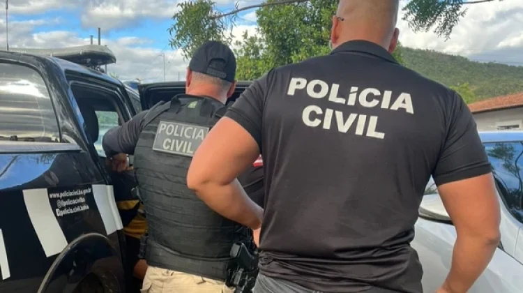 Homem é detido por invadir casa e ameaçar ex-companheira em Várzea da Roça