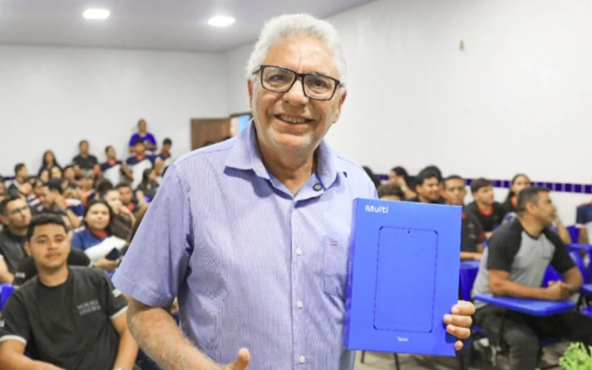 Prefeito de 61 anos morre após passar mal dentro de igreja