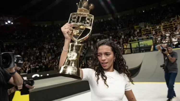 Aos 18 anos, Rayssa Leal acumula fortuna de R$ 90 milhões, mansão com pista de skate e mira mais três Olimpíadas