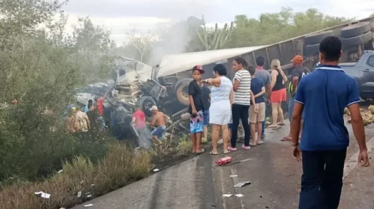Família que morreu em acidente na BR-116 voltava de festa de aniversário em Amargosa