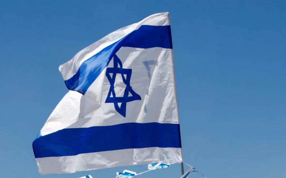 Israel intensifica ofensiva no Iêmen e mira chefe dos Houthis após novos ataques