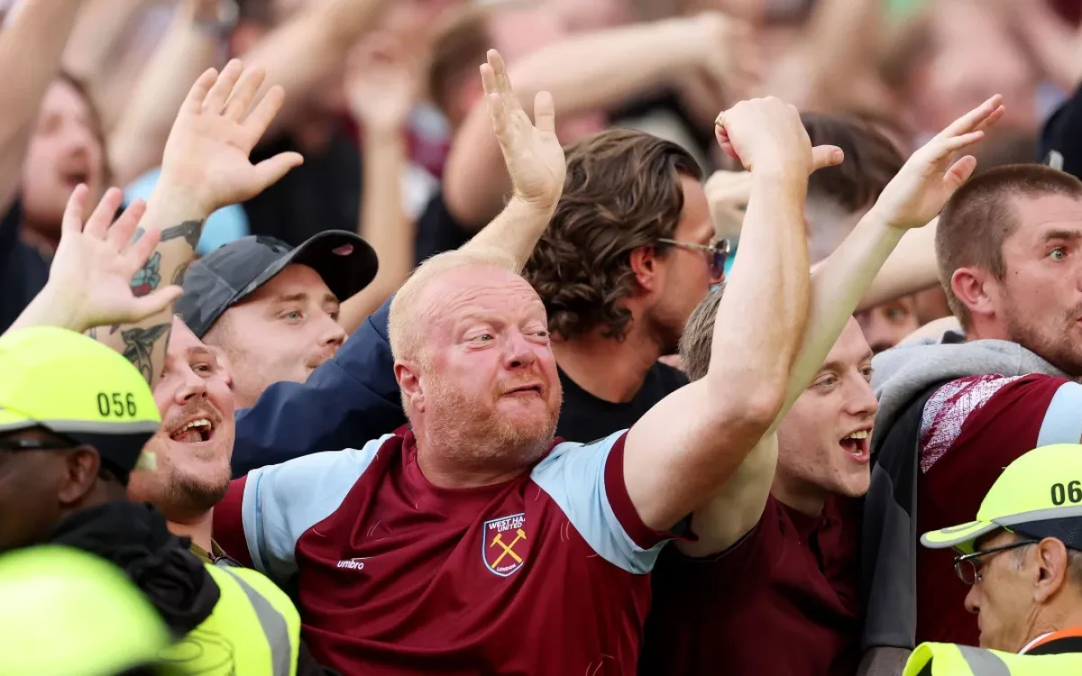 West Ham é multado por cânticos homofóbicos de torcedores contra o Chelsea