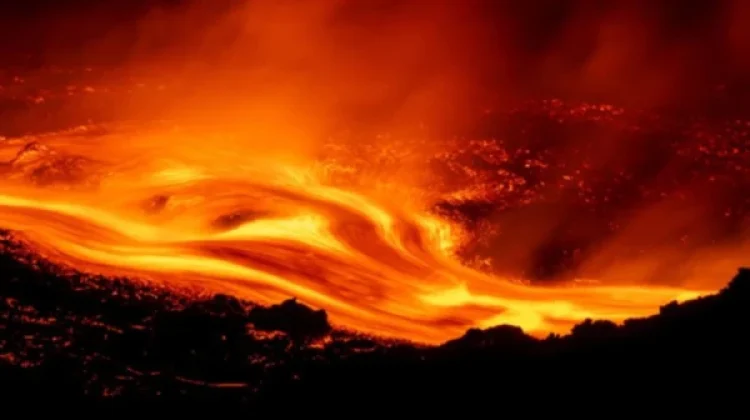Turista dos EUA morre atingido por raio durante trilha no Monte Etna