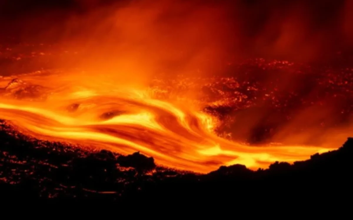 Turista dos EUA morre atingido por raio durante trilha no Monte Etna